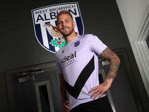 Supporting image for story: West Brom sign international midfielder Uros Racic on loan