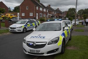 Several police cars arrived at the scene shortly after 12.15pm on Monday. Image: @SnapperSK