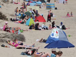 Supporting image for story: High temperature warnings issued across island of Ireland