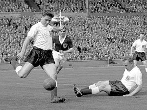 Supporting image for story: United snap up Edwards collection