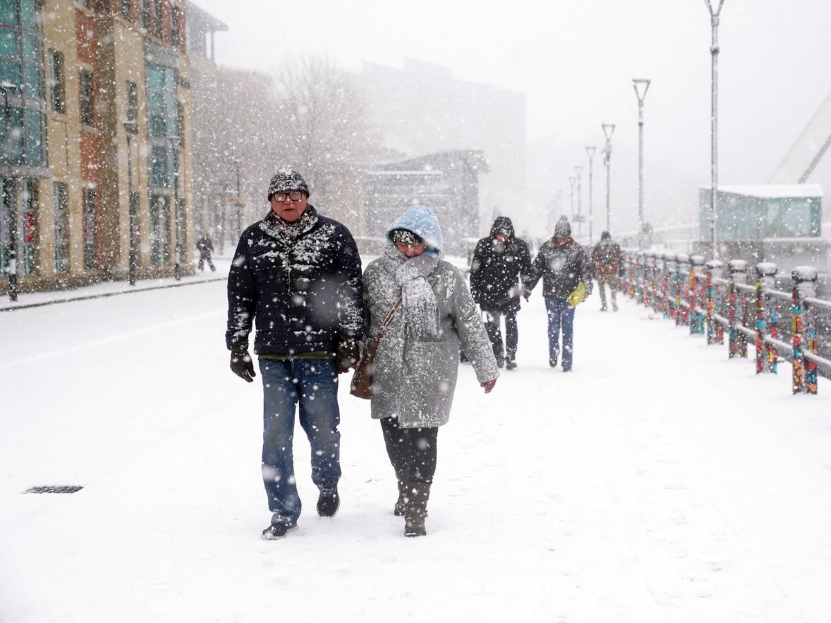 Travel disruption and freezing temperatures as snow and ice warnings hit UK Travel disruption and freezing temperatures as snow and ice warnings hit UK
