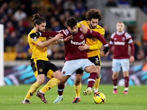 Supporting image for story: Ruben Neves salutes Wolves defence