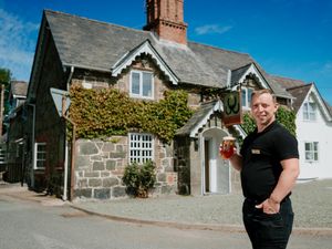 Supporting image for story: Welsh pubs prepare for grand indoor reopening