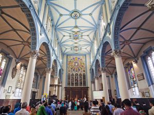 Supporting image for story: How many people follow the Church of England?