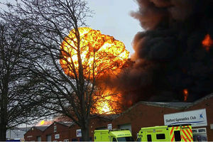 @Breuilly captured this fireball rising from Astonfields