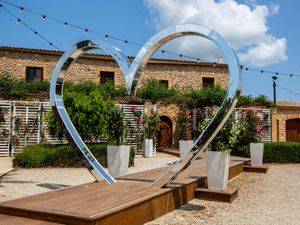 Supporting image for story: Love Island contestant Abi Moores reveals royal connection