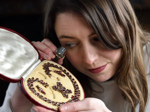 Supporting image for story: Antiques to be valued at special event to celebrate town hall refurb