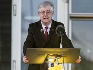 Supporting image for story: Welsh parties accuse Drakeford of ‘inappropriate’ use of Covid briefing