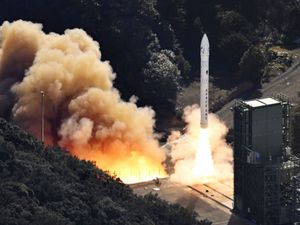 Supporting image for story: Japanese company aborts second satellite launch after take-off