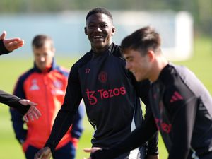 Supporting image for story: Kobbie Mainoo trains with his Manchester United team-mates ahead of Lyon trip