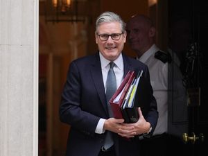 Supporting image for story: Reeves battles tears as Starmer declines to back her staying in post