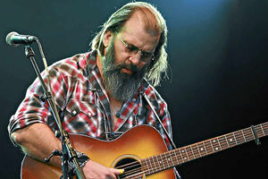 Supporting image for story: Steve Earle: I'm doing a job invented by Bob Dylan