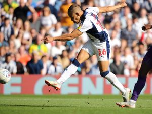 Supporting image for story: Darren Moore hails Dwight Gayle after West Brom brace