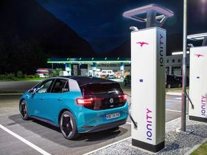 Supporting image for story: RAC ‘sets the record straight’ over claims that EV gains ‘may be less than some hope’