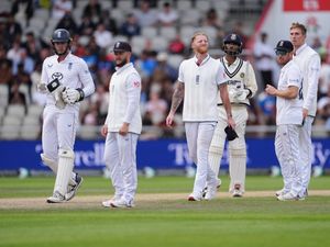 Supporting image for story: Ben Stokes defies injury to rally England but fourth India Test ends in draw