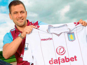 Supporting image for story: Aston Villa sign Joe Cole