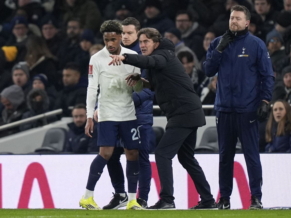 Pressure mounts on Thomas Frank as Tottenham dumped out of FA Cup by Aston Villa