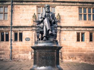 Supporting image for story: Virtual Charles Darwin festival gets under way