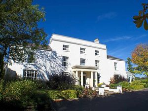 Supporting image for story: A little taste of the luxury life