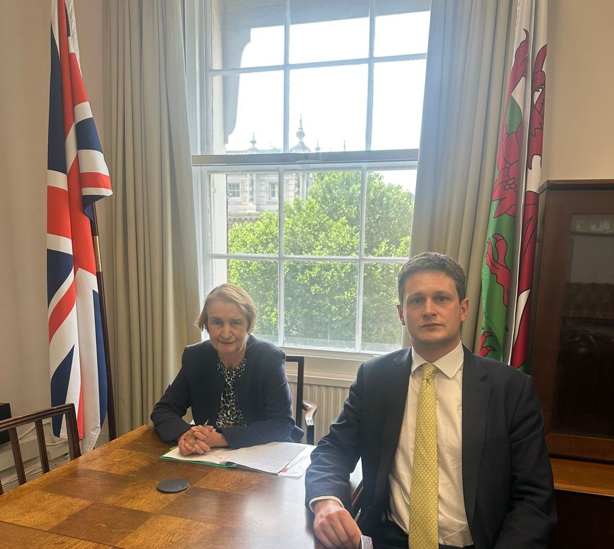 Powys MP meets with Welsh Minister to discuss Bluetongue Crisisas petition launched