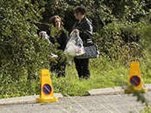 Supporting image for story: Stacey's mother visits murder scene