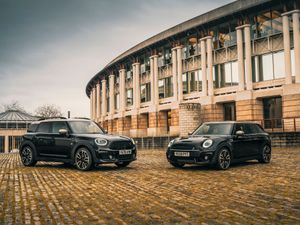 Supporting image for story: Mini introduces new Shadow Edition for Clubman and Countryman