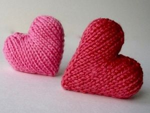 Supporting image for story: Knitted hearts gifted to end of life care patients at Shropshire hospitals 