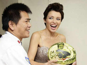 Supporting image for story: Dannii Minogue's melon mirror image