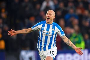 Playmaker Aaron Mooy is well worth a look (AMA)
