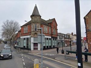 Supporting image for story: Former bank in Willenhall could be turned into bar and restaurant