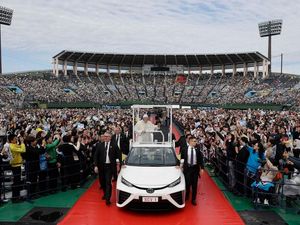 Supporting image for story: Pope Francis using carbon-neutral popemobile during Japan visit