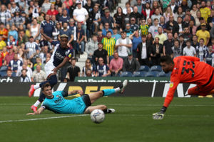 Grady Diangana of West Bromwich Albion shoots narrowly wide of the goal. (Photo: WBA)