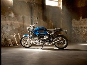 Supporting image for story: BMW celebrates 50th anniversary of /5 models with special edition R nineT