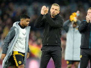 Supporting image for story: Wolves boss Gary O'Neil won't 'talk players down' on VAR action