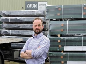 Supporting image for story: Henman finally free to fly solo at Zaun