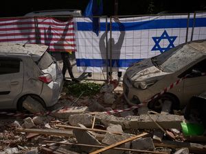 Supporting image for story: Iran attacks Israel and Gulf neighbours as Israel hits Beirut