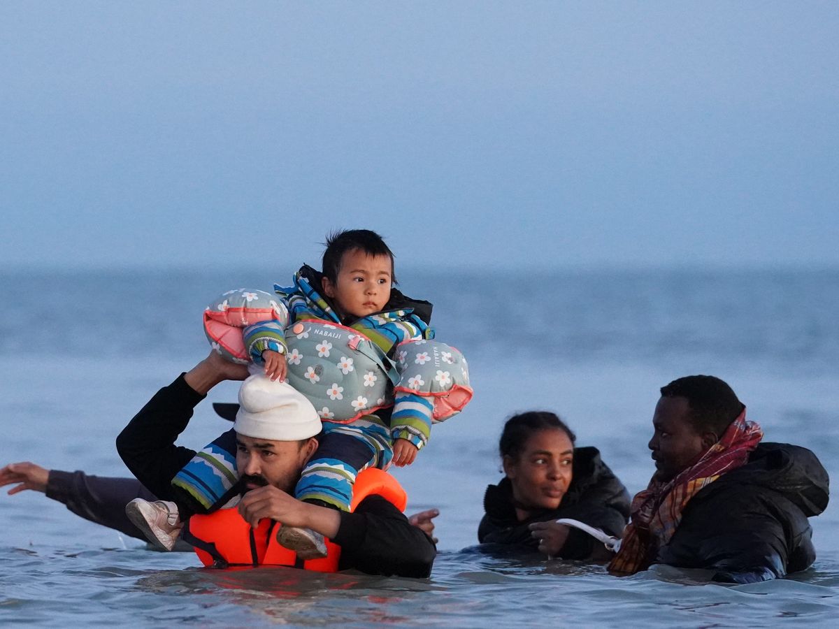 Hundreds attempt Channel crossing as second migrant deported in UK-France deal