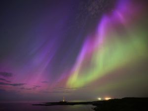 Supporting image for story: Northern Lights sightings possible again after Friday night light show