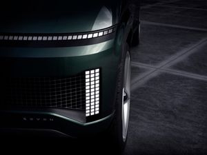 Supporting image for story: Hyundai teases upcoming Seven concept