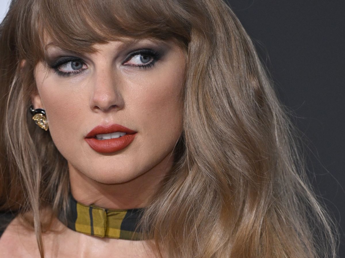 Taylor Swift lands sixth UK number one single with Opalite