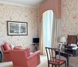 A pleasant and comfortable room