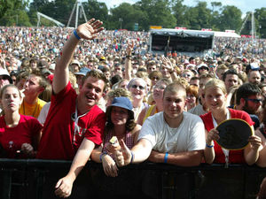 Supporting image for story: V Festival ticket rush as phone lines open