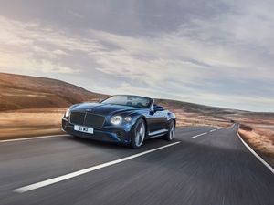 Supporting image for story: Bentley unveils drop-top Continental GT Speed
