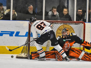 Supporting image for story: Huge weekend for Telford Tigers in title push