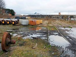 Supporting image for story: Debate over Bescot sleeper factory as thousands rally against plans