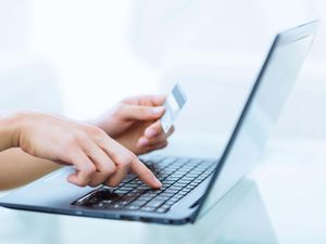 Supporting image for story: Customers of major UK banks hit by pay day delays