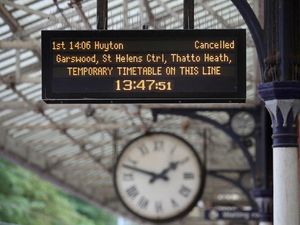 Supporting image for story: Rail compensation payments fall despite punctuality hitting 14-year low