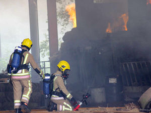 Supporting image for story: Video and pictures: Huge barn fire on Shropshire border caused by spontaneous combustion