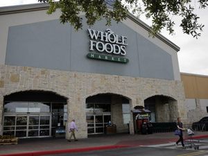 Supporting image for story: All the funniest reactions to Amazon buying Whole Foods