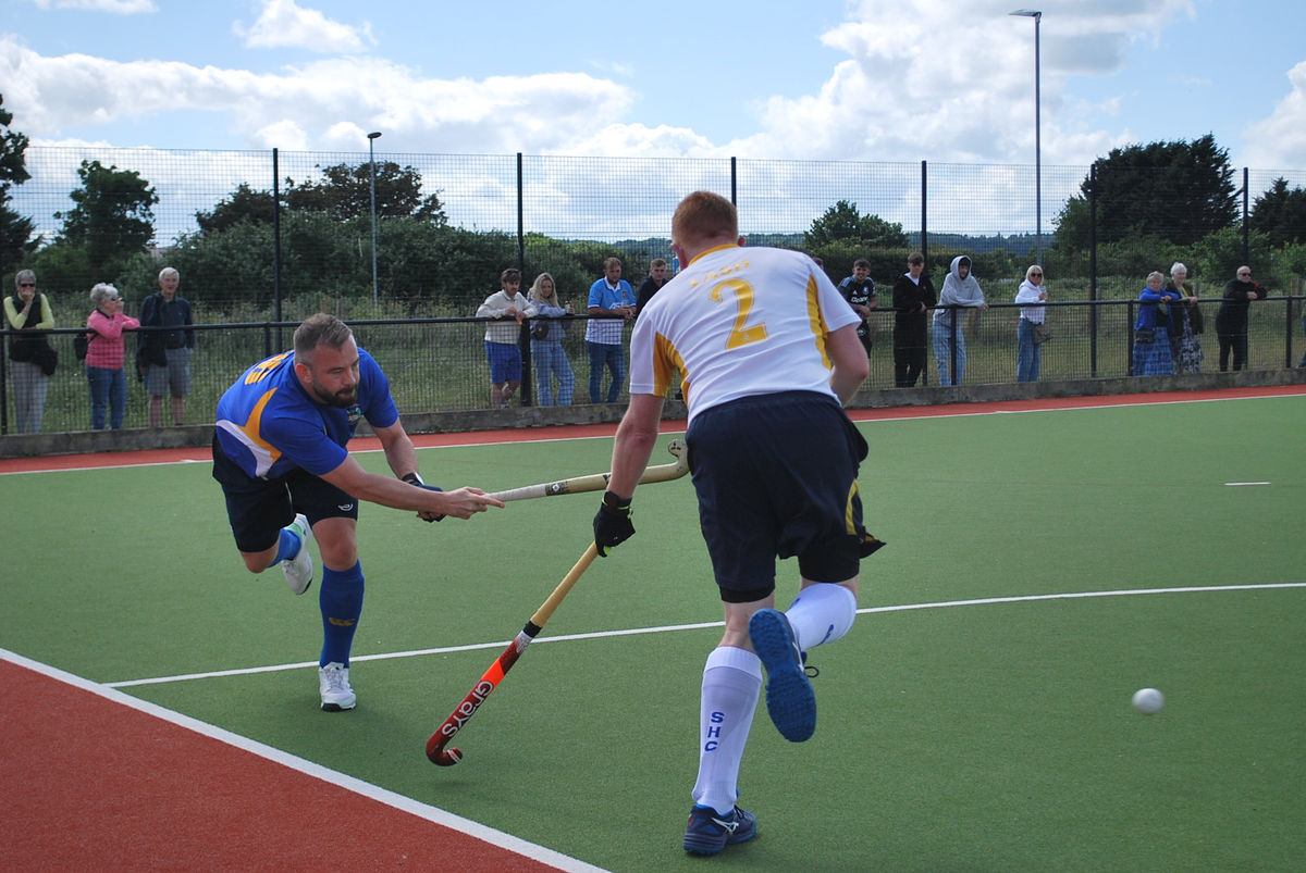 Memorial bench unveiled for former Stourport Hockey Club chairman